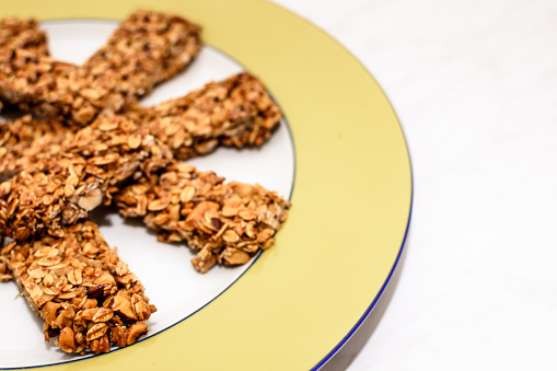 peanut butter protein bar